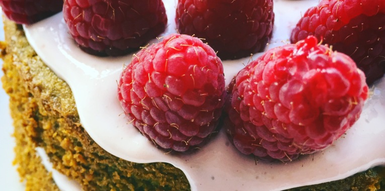 'Healthy' Matcha, Raspberry and Honey Cake